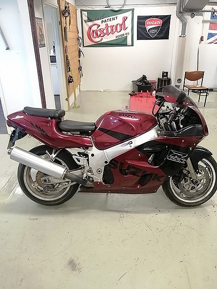 Purettuna Paljon Suzuki Moottoripyöriä
