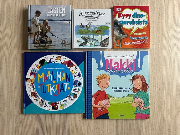 Lasten tietokirjoja