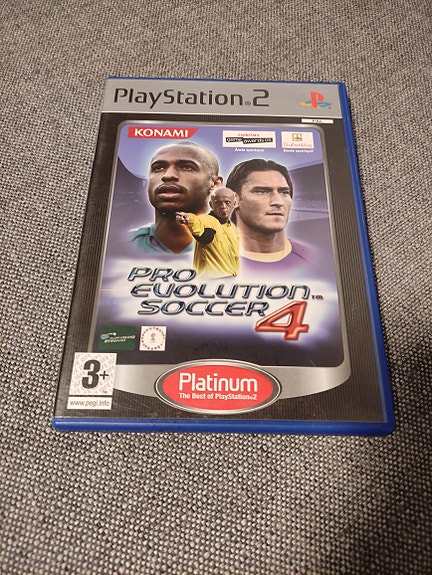 Pro Evolution Soccer 4 PlayStation 2 -jalkapallopeli