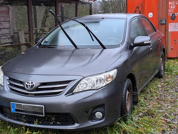 Toyota Corolla 2011 ( E150 2007 - 2011 ) 1.4D-4D myydään osina