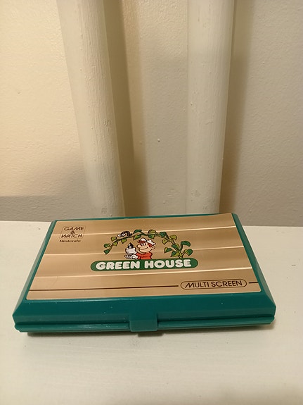 Nintendo käsikonsoli Green House