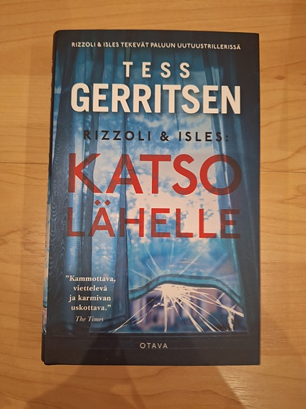 Tess Gerritsen: Katso lähelle -kirja