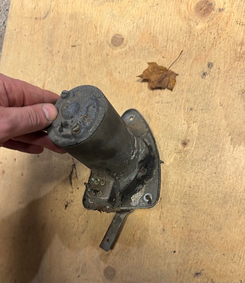 MB W110 pyyhkijän moottori