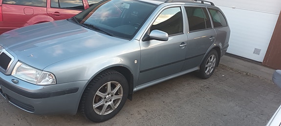 Skoda Octavia 2004, 1,6 75kw BFQ, farkun osat myyntiin