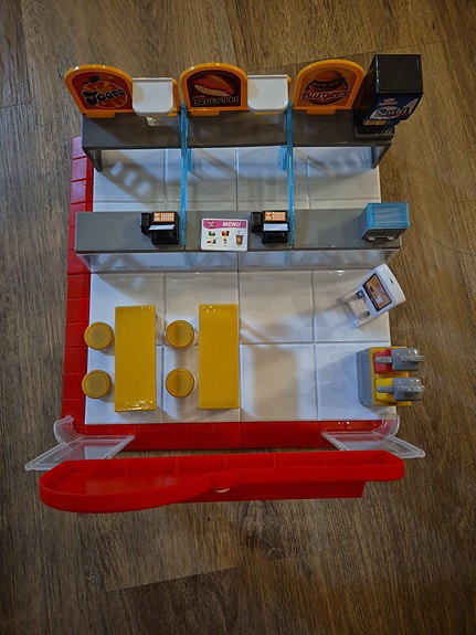 Mini brands ravintola