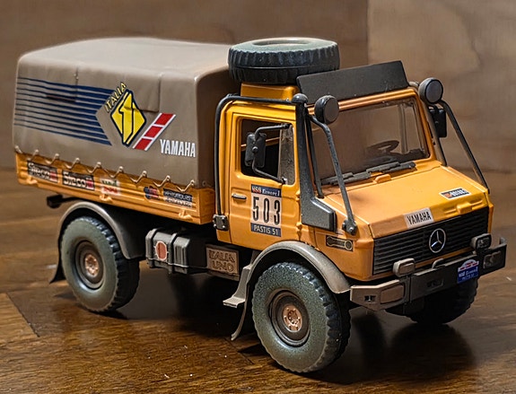 Mercedes-Benz Unimog 1:43 RACE