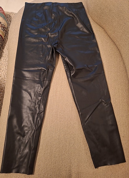 Mustat nahkahousut, Zara, XL
