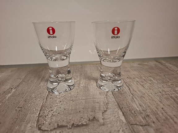 Myydään kaksi Iittala Tapio snapsilasia