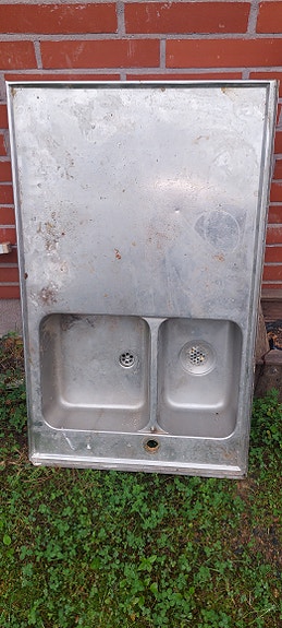 Vanha tiskipöytä