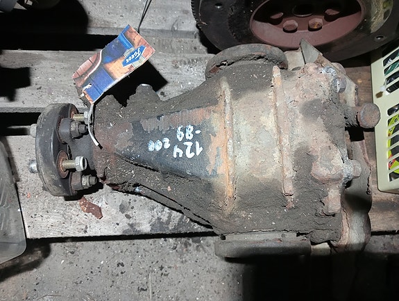 MB 124 200Di 1989 perämurikka