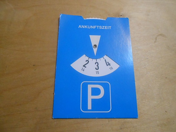 Saksalainen parkkikiekko, hyvä, Volvo mainos.