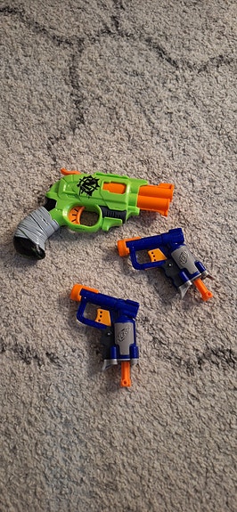 Nerf pistoolit