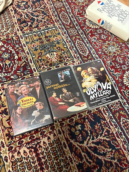 Suomi sarjoja - DVD boksit