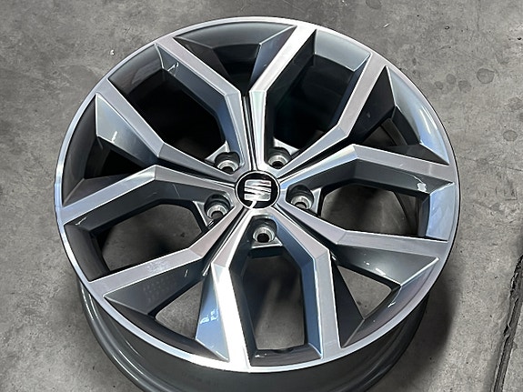 ALKUPERÄINEN SEAT CUPRA 7.5x18" 5x112 ET45 Ø57.1 VAIN 3KPL