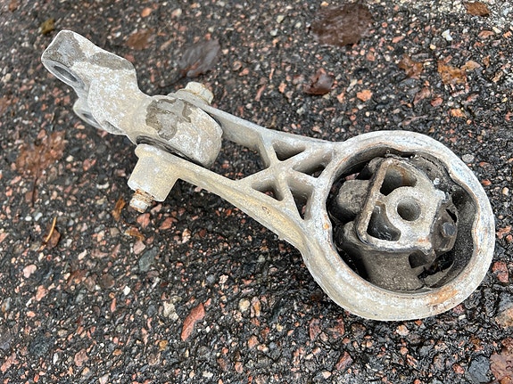 Vaihteiston tukikumi Opel Ampera/ Chevrolet Volt 11–15 20957835