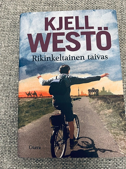 Kjell Westö: Rikinkeltainen taivas (Otava)