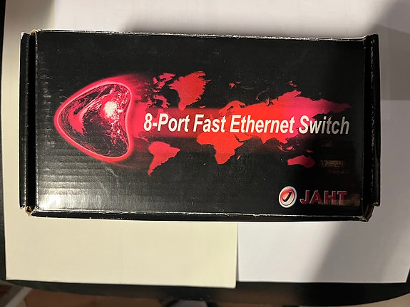 Jaltek JS-2008EP 8-porttinen Fast Ethernet -kytkin(käyttämätön)