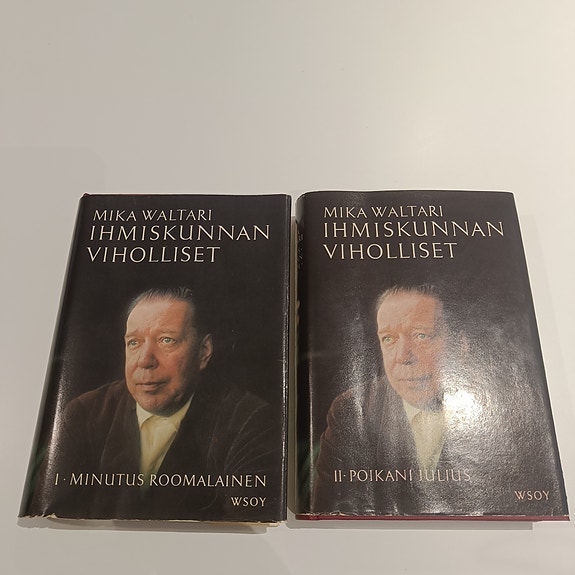 Mika Waltari Ihmiskunnan viholliset kirjasarja