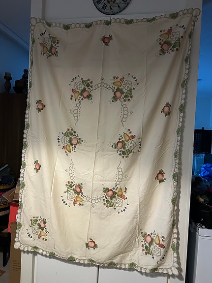 Iso pöytäliina