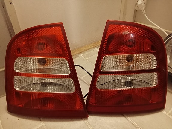 Skoda Octavia takaumpiot 2004