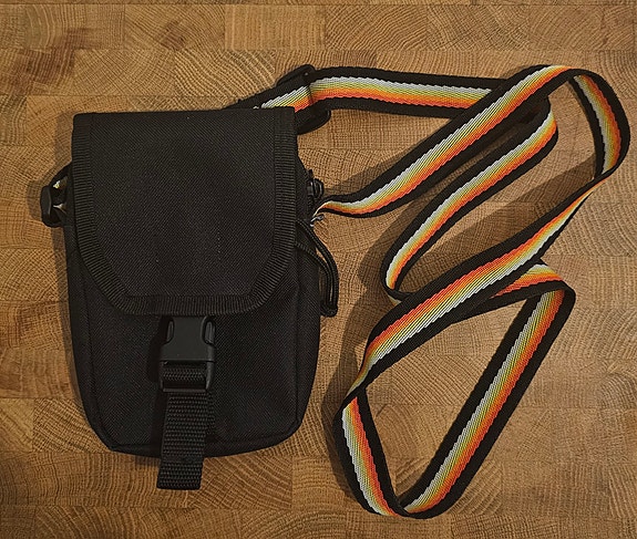Adidas olkalaukku