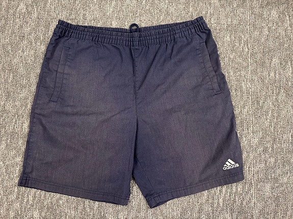 Adidas shortsit
