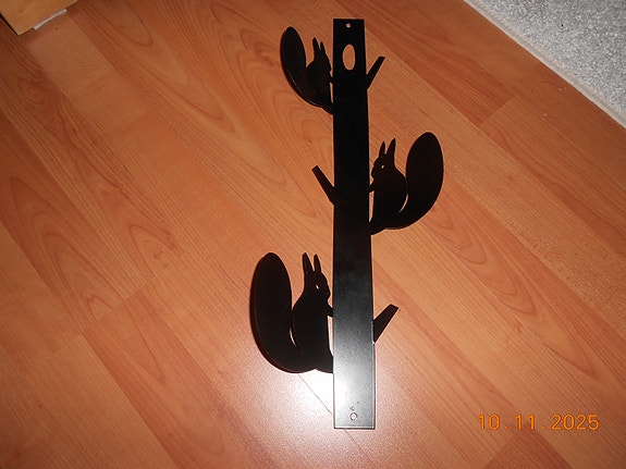 Desing naulakko