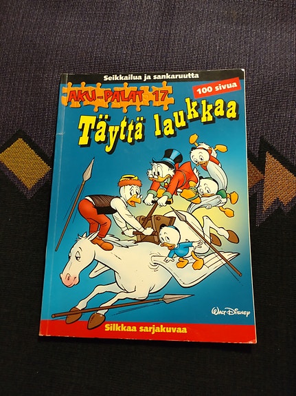 Aku Ankka kirjoja