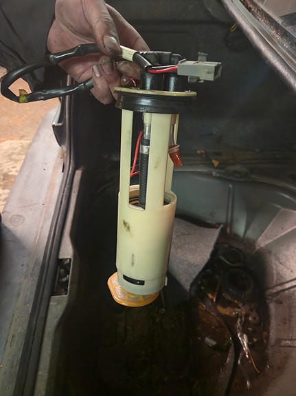 Volvo 850 polttoainepumppu