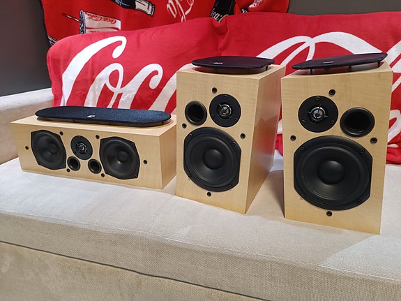 Audio Pro Focus SA-4 ja SA-3, hyllykaiuttimet+keskikaiutin