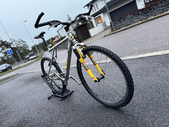 GT Avalanche maaastopyörä