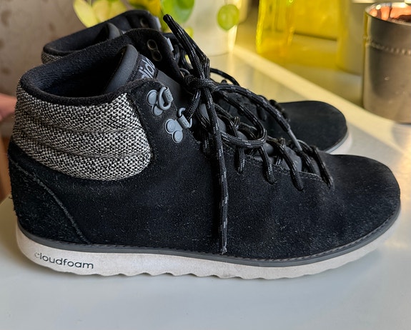 Adidas nilkkurit 42 mokkanahkaa