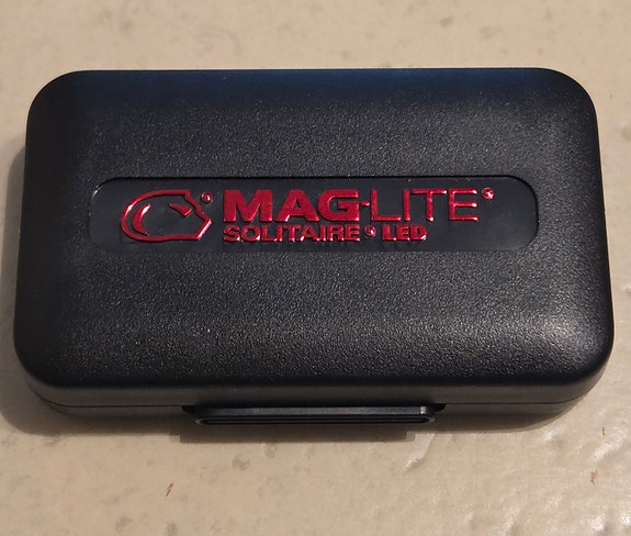 Mag-Lite Solitaire LED Red Kotelo