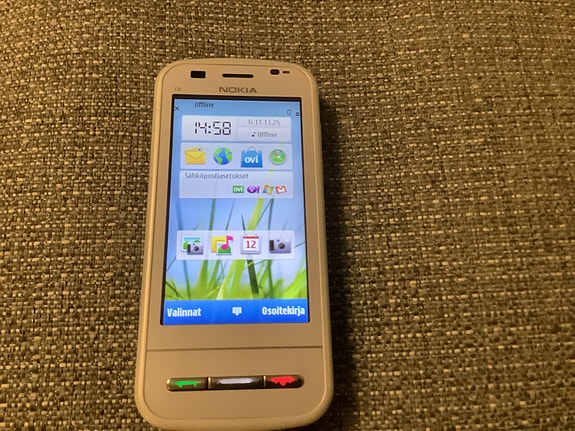Nokia C6