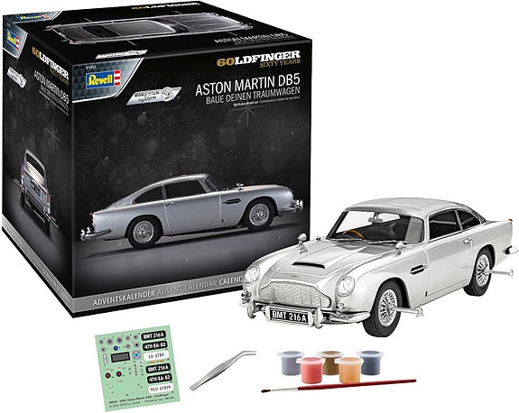 uusi Joulukalenteri James Bondin Aston Martin Revell