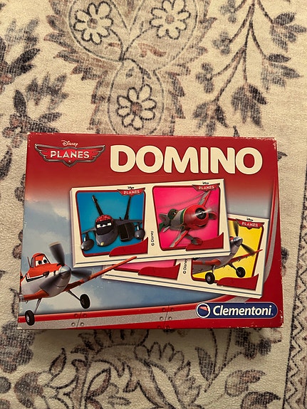 Domino peli/ planes