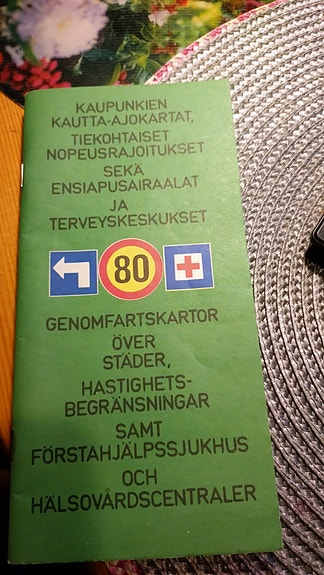 Kaupunkien kautta-ajokartat, tiekohtaiset nopeusrajoitukset sekä sairaalat ym.