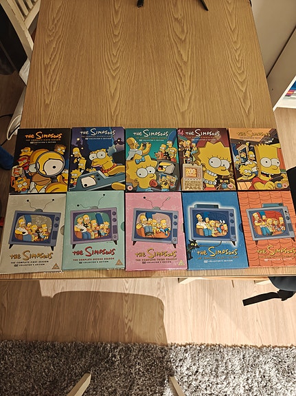 Simpsonit kaudet 1-10 (ilmainen postitus) (varattu)