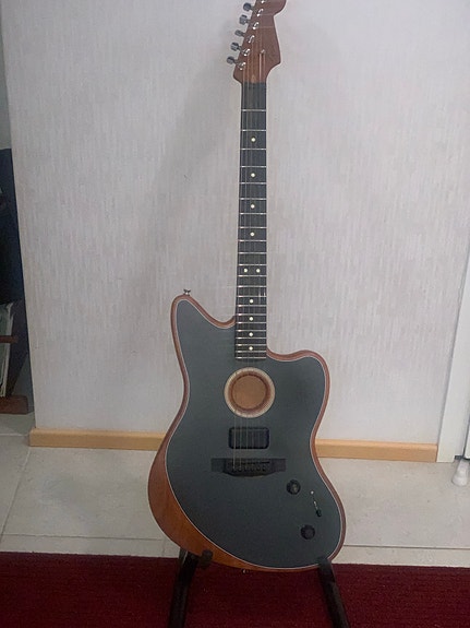 Fender Acoustasonic Jazzmaster puoliakustinen kitara