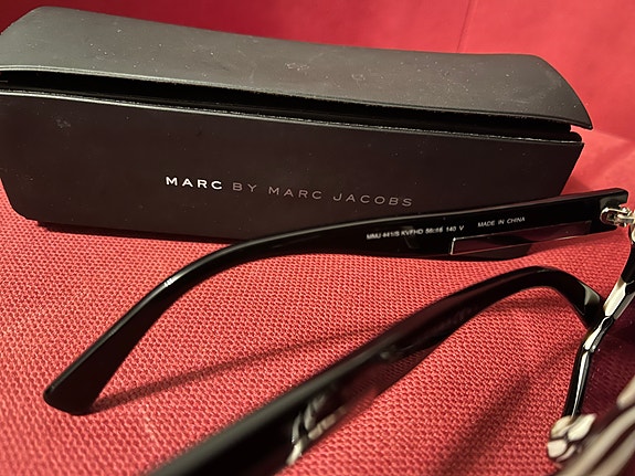 Marc by Marc Jacobs Aurinkolasit