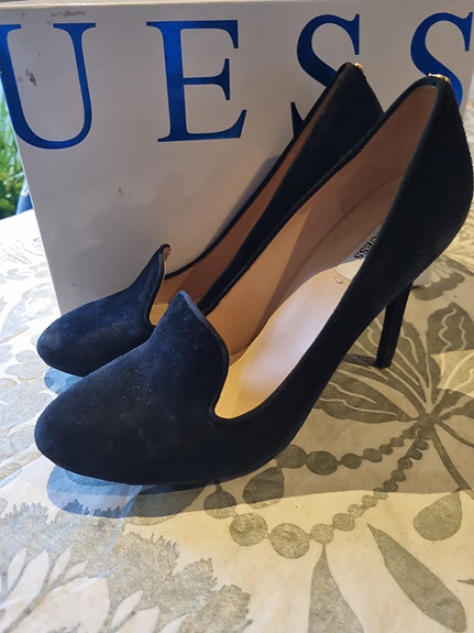 GUESS-korkokengät