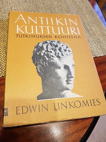 Antiikin kulttuuri tutkimuksen kohteena.