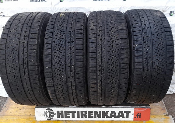 235/35R19 Triangle kitkarenkaat