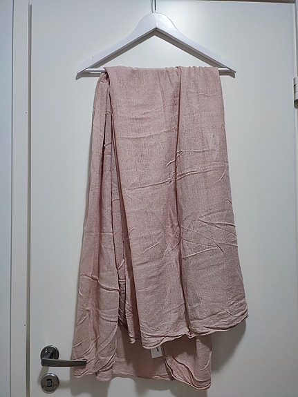 Beige huivi