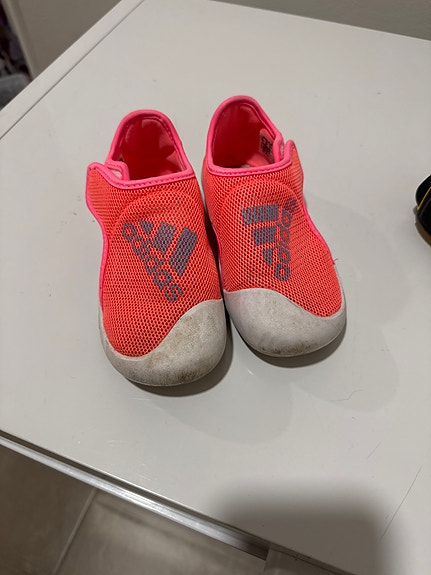 Adidas kesäkengät 27
