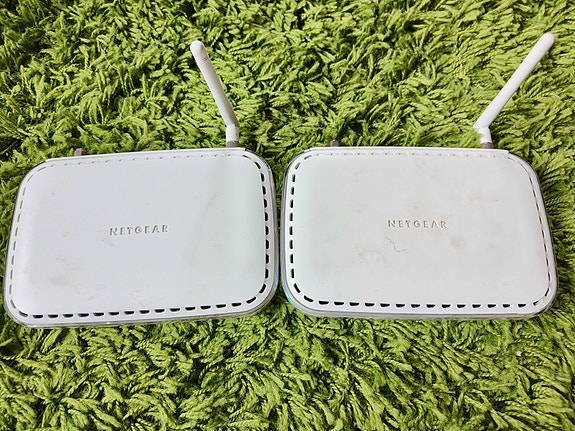 2 kpl Netgear modeemia
