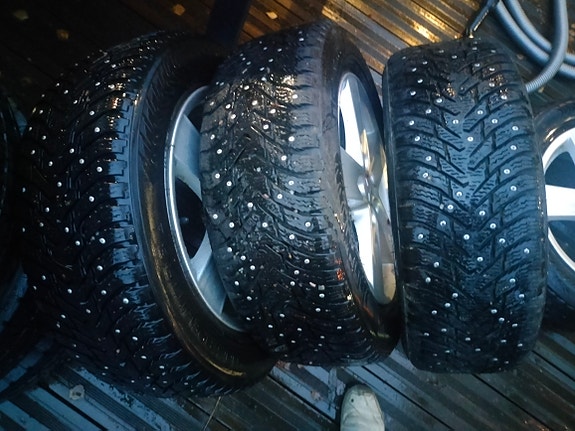 205/60R16 Nastarenkaat Nokian 5x114,3 Mitsubishi, Mazda, Kia, Hyundai, Toyota