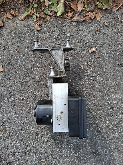 ABS pumppu Mercedes-Benz