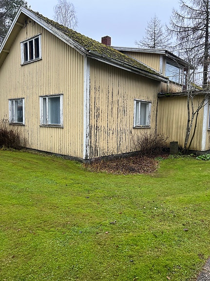 Purettavasta rakennuksesta rakennustarvikkeita