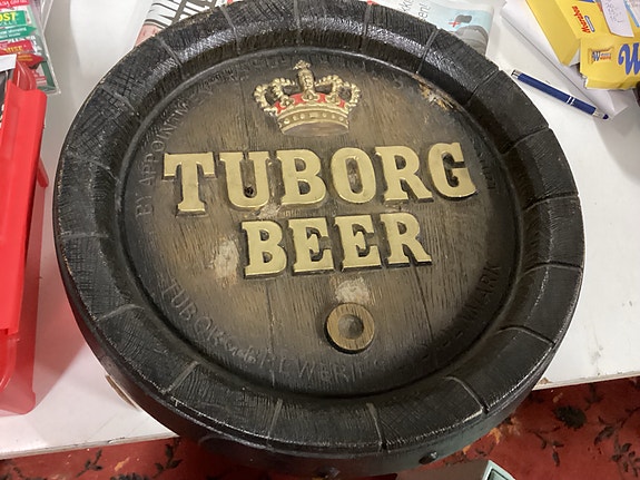 Tuborg tynnyrin pääty Bar pub äijäluola mainos reklam